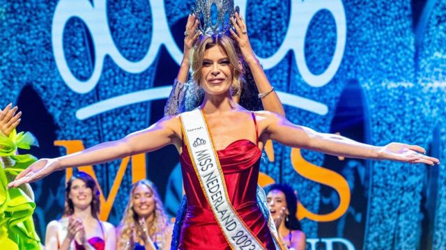 O femeie transsexuală a câștigat în premieră Miss Olanda 2023 și va reprezenta țara la Miss Univers