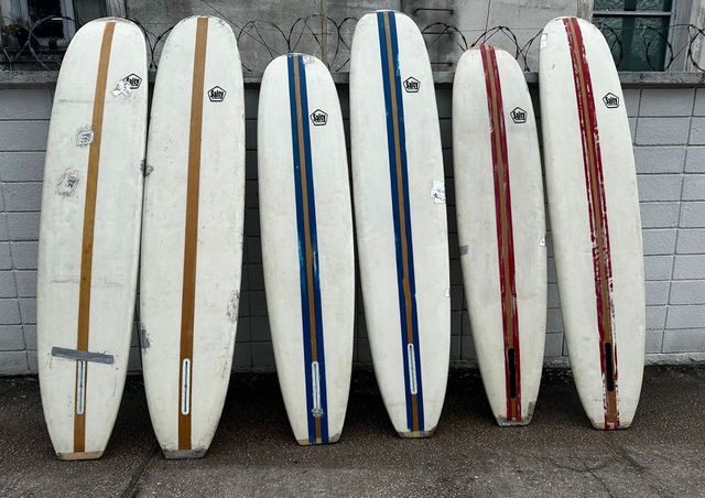 Zeci de kilograme de cocaină, ascunse în plăci de surf, descoperite în Uruguay