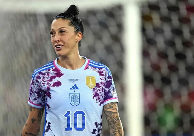 Jenni Hermoso y Mapi León vuelven con la selección española