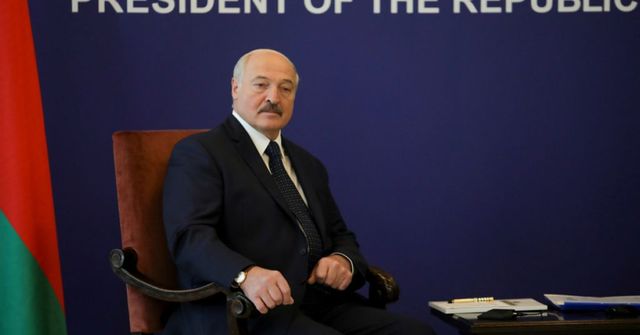 Lukašenko nečekaně složil přísahu a pošesté nastoupil do funkce prezidenta Běloruska