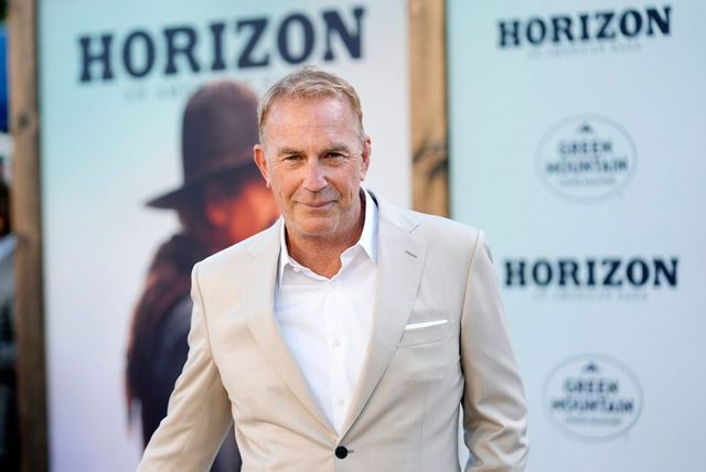“Scena di stupro non prevista”. E per Kevin Costner scatta la denuncia