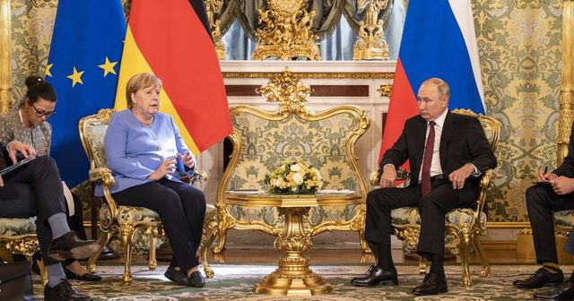 Angela Merkel pledează pentru continuarea dialogului cu Rusia și cere eliberarea lui Aleksei Navalnîi