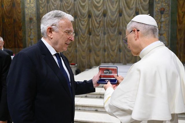 Cardinalul greco-catolic Iuliu Hossu, comemorat la Vatican, în prezența Papei Leon al XIV-lea și a lui Mugur Isărescu