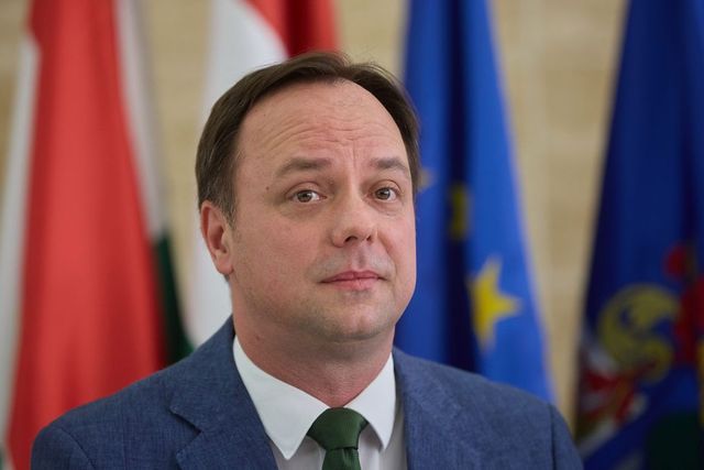 Napokon belül érkeznek a 30 ezer forintos utalványok a nyugdíjasoknak