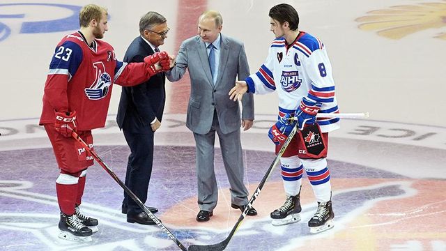 Владимир Путин открыл Кубок мира по хоккею среди молодежных команд