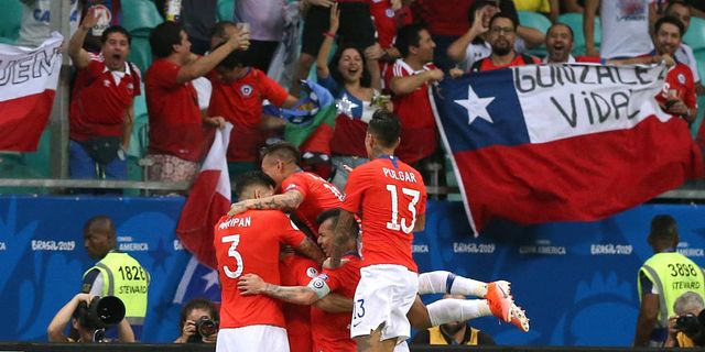 Sanchez strikes again to take Chile into Copa quarters