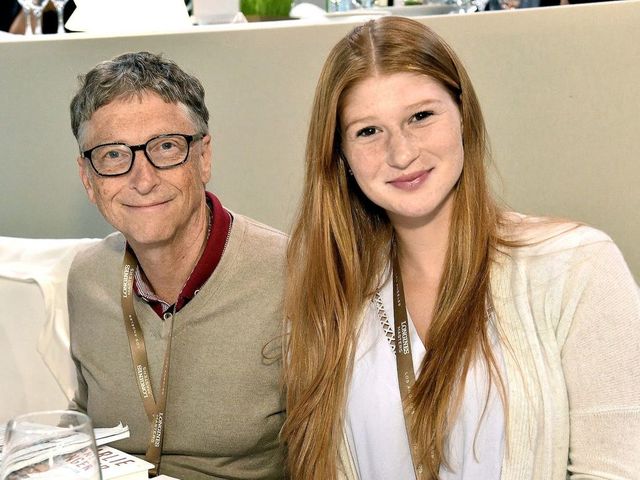Fiica lui Bill Gates, vaccinată împotriva Covid-19: Din păcate, nu mi-a implantat în creier geniul tatălui meu