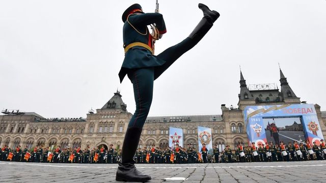 Парад Победы 9 мая в Москве пройдет без ветеранов