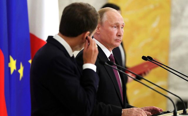 Макрон принял приглашение Путина на 9 Мая