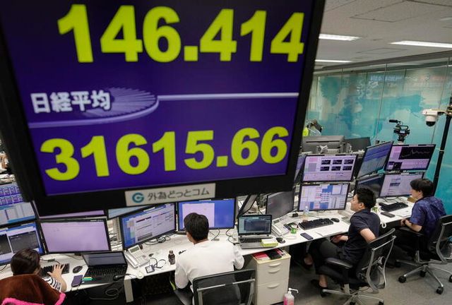 Borsa: l'Asia chiude fiacca, rallentano i servizi in Cina