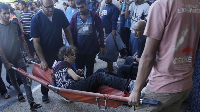 Israeli air strikes hit Gaza hospitals and school, say Palestine officials