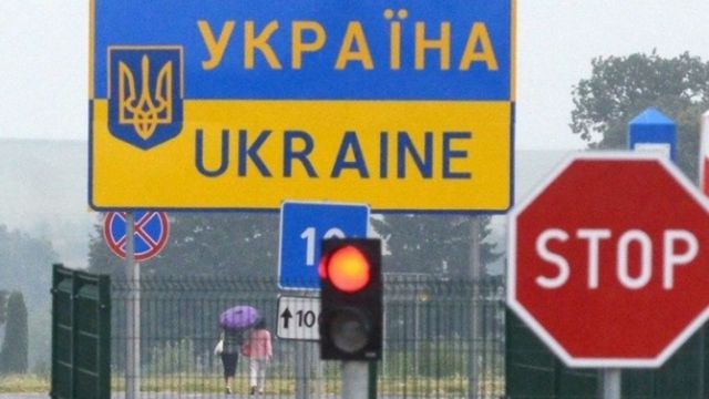 Украина запретила транзит через территорию страны для иностранцев