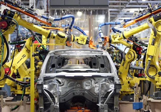 El apagón y la Semana Santa lastran la producción y exportación de vehículos en abril
