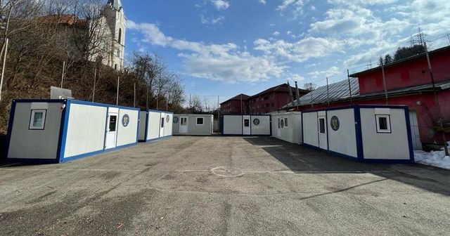 Mai multe containere vor fi puse la dispoziția localnicilor din Crevedia, afectați de explozii