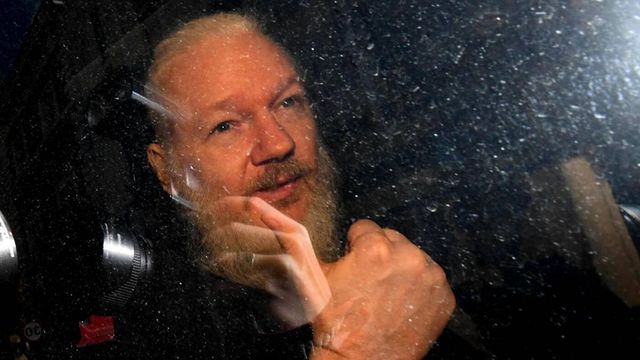 Suedia redeschide ancheta în dosarul de viol pe numele lui Julian Assange