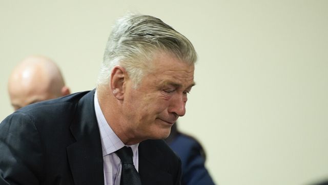 Алек Болдуин успокои почитателите си, че е добре след пътния инцидент в Ню Йорк
