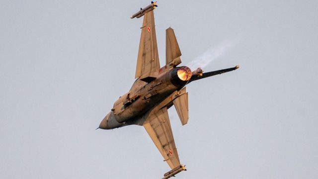 Avion de lupta, prabusit in mare, in Coreea de sud