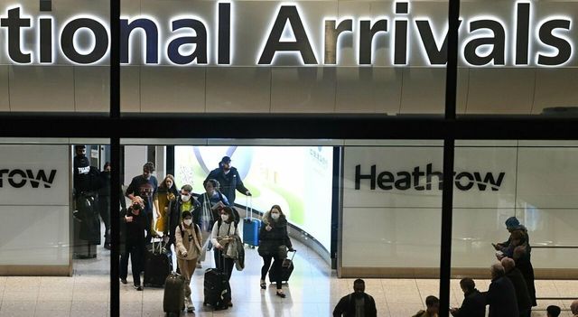 Londra, uranio ritrovato in un pacco all’aeroporto di Heathrow, forse “usato per bomba sporca”