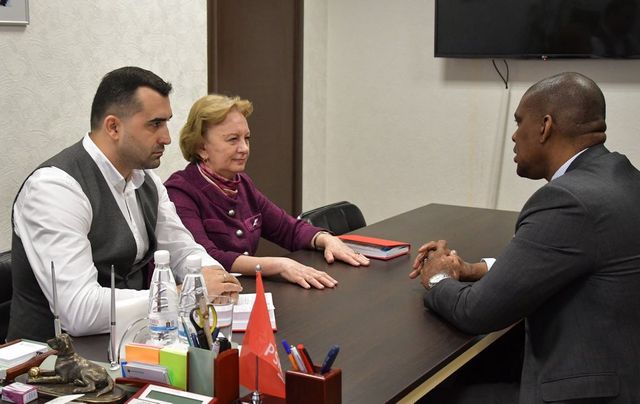 Зинаида Гречаный провела встречу с послом США Дереком Хоганом