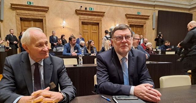 Stát bude muset dorovnat platy v justici, rozhodl Ústavní soud