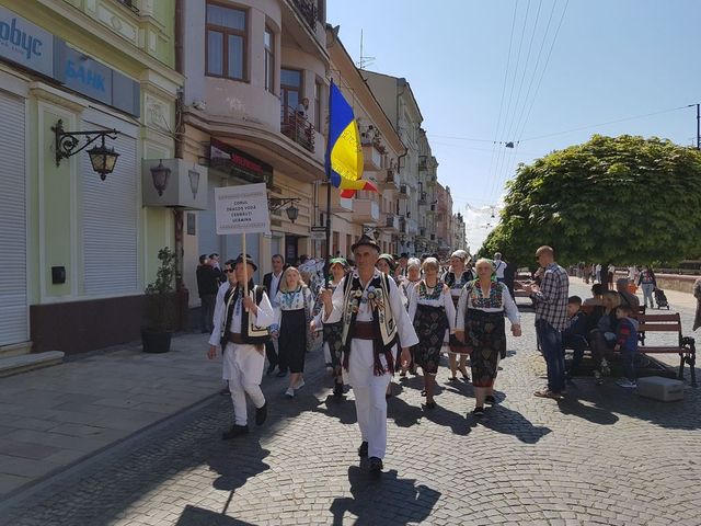 Manuale de Limba Moldoveneasca, tiparite in Ucraina pentru copiii romani - Gest revoltator