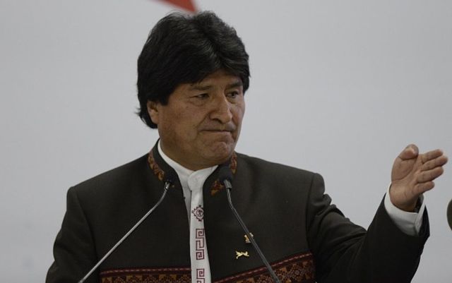 Mexicul îi acordă azil politic lui Evo Morales