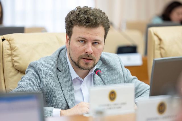 Veste bună pentru studenții de la pedagogie – Guvernul le dublează bursele