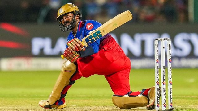 Dinesh Karthik throws his hat in the ring for T20 World Cup