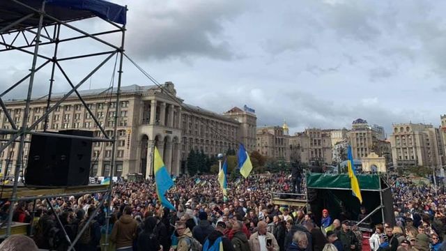 Mii de persoane au protestat în Piața Maidan împotriva ″capitulării″ în fața separatiștilor proruși