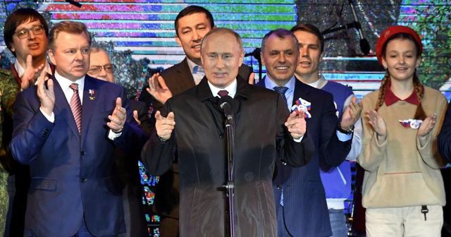 Putin slavil páté výročí anexe Krymu, do plného výkonu uvedl dvě nové elektrárny