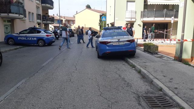 Cadavere di una donna in un condominio a Rimini