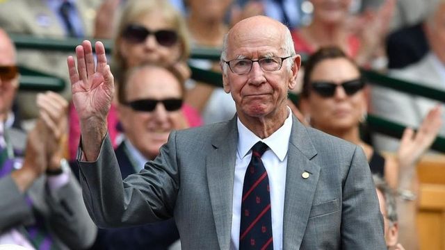 Bobby Charlton, England World Cup Winner And United Great, Dies At 86