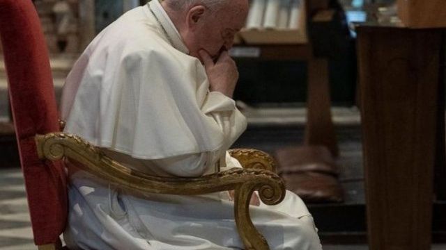 Un caz de COVID confirmat la reședința din Vatican a Papei Francisc