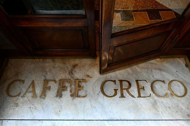 Caffè Greco Roma, chiusura rimandata, ecco lo storico locale