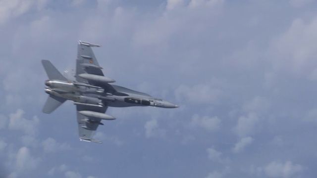 Российские Су-25 оттеснили истребитель НАТО от самолета Шойгу