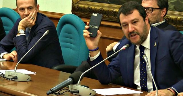 Fondo salva-Stati, Salvini: “Abbiamo messaggi e chat con Conte e Tria che si dicevano contrari. Io scrivevo ‘non firmiamo un c***o'”