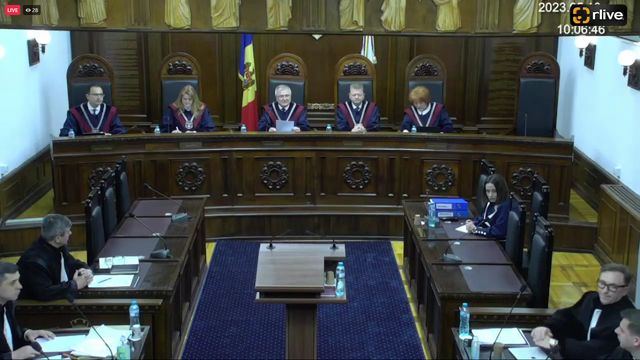 Sedinta Curtii Constitutionale de examinare a sesizarii Guvernului privind verificarea constitutionalitatii partidului SOR