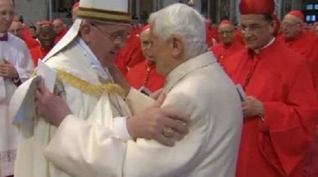 Papa Francesco: in caso di dimissioni sarò vescovo emerito di Roma e non resterò in Vaticano