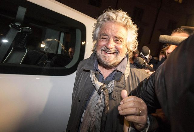 La proposta-provocazione di Beppe Grillo: “Togliamo il diritto di voto agli anziani”