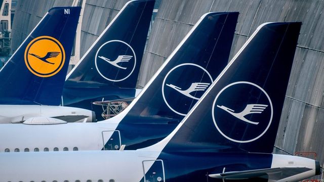 Megkezdték a sztrájkot a Lufthansa légiutas-kísérői, mintegy 600 járatot töröltek