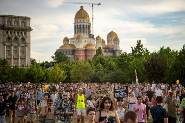 Patriarhia Română cere credincioșilor să nu răspundă cu violență la marșul Bucharest Pride