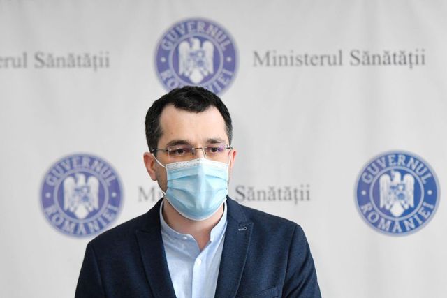 Vlad Voiculescu anunță un nou caz de infectare cu tulpina sud-africană a coronavirusului