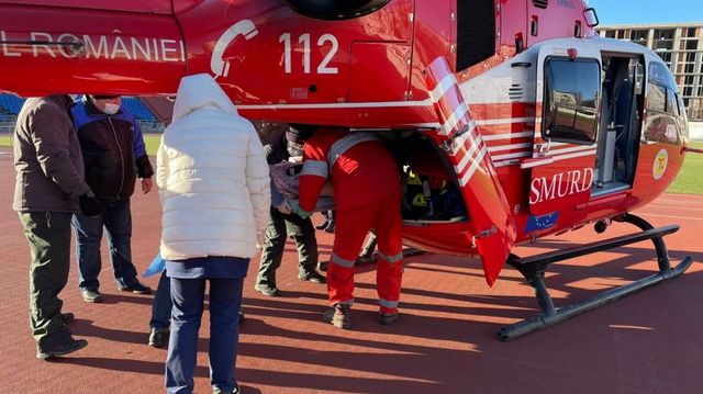 Un bărbat, victima unui accident rutier, transportat din Glodeni la Chișinău cu elicopterul SMURD