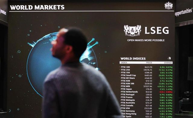 Borsa: l'Europa apre poco mossa, Parigi +0,06%, Londra +0,07