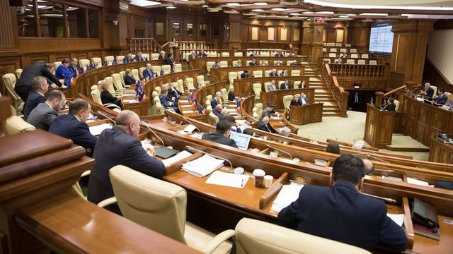 Modificări în componența unor comisii parlamentare permanente, aprobate de Parlament