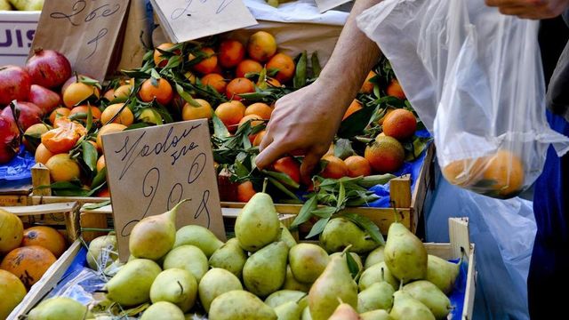 Ue-20: rallenta il calo consumi famiglie nel primo trimestre