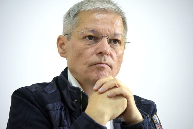 Cioloș îi solicită lui Ciolacu să publice integral decizia Tribunalului internațional în cazul Roșia Montană