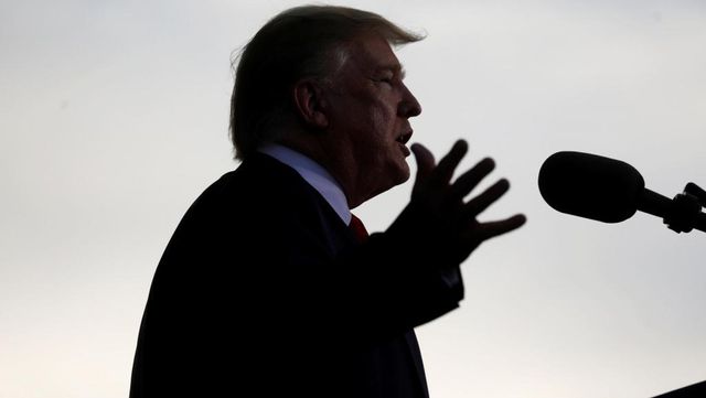 Președintele Statelor Unite, Donald Trump, a anunțat că a impus noi sancțiuni împotriva Iranului