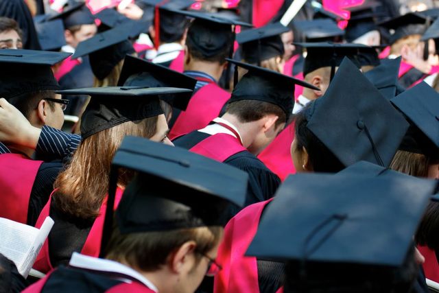 Ambasada României reacționează după decizia SUA care afectează studenții români de la Harvard