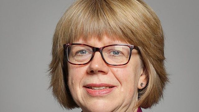 Sarah Mullally, feminista y a favor de la diversidad, primera mujer que dirige la Iglesia Anglicana